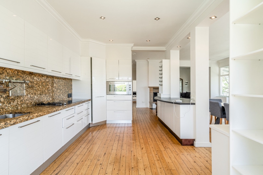 To Let 1 Bedroom Property for Rent in Green Point Western Cape